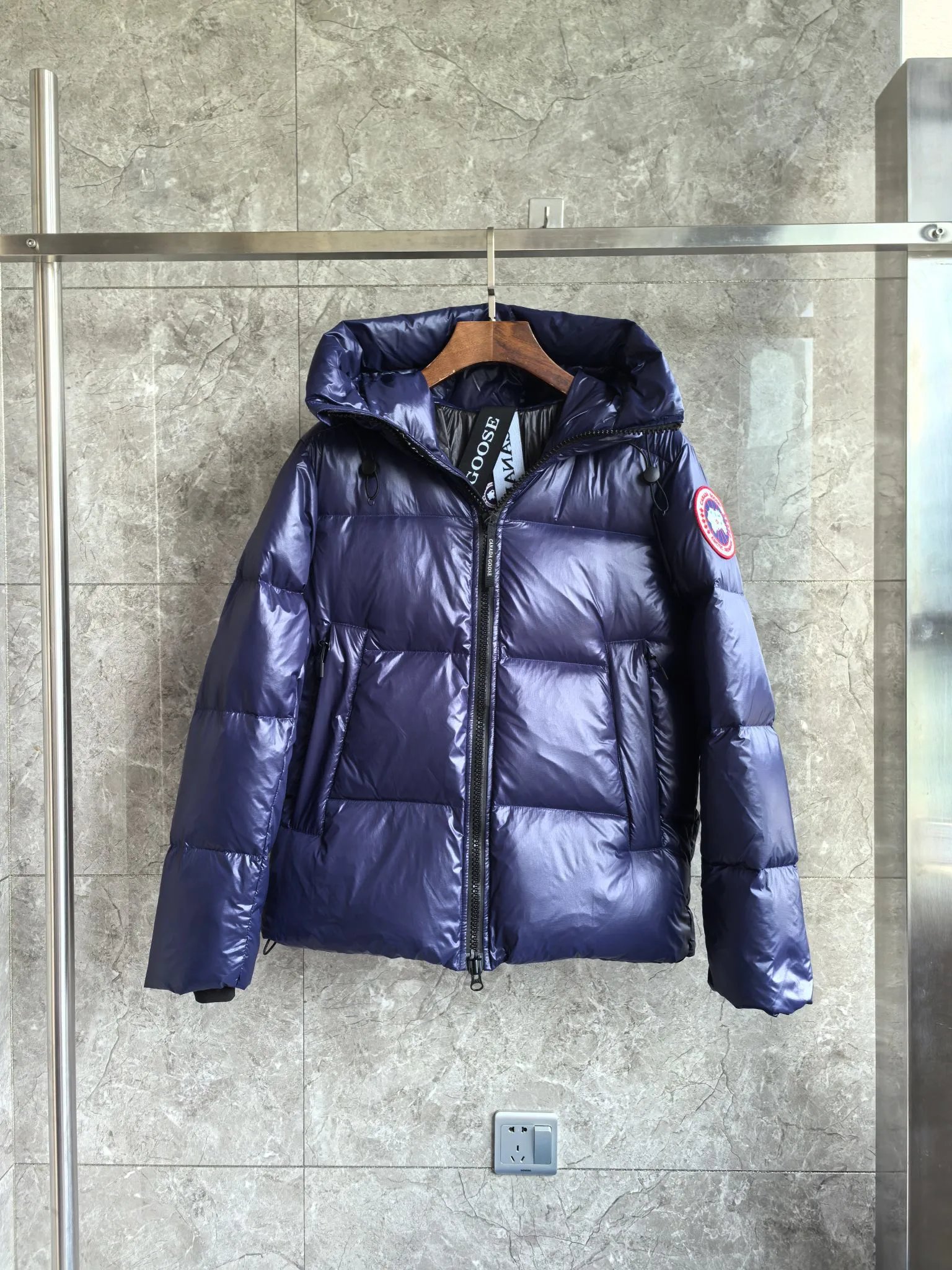 深蓝色 dark blue