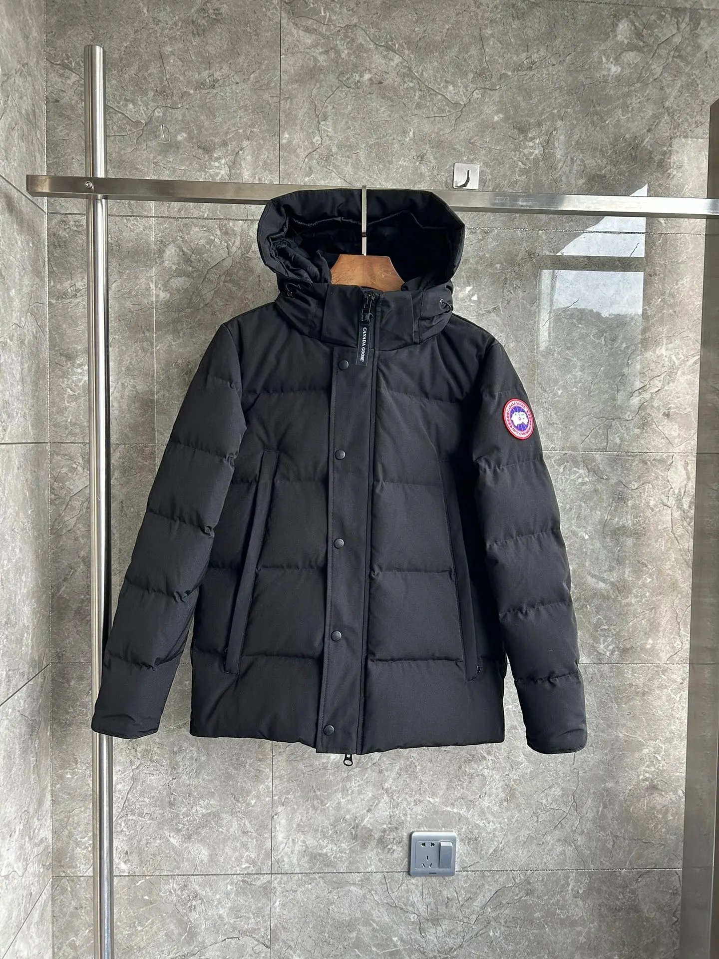 黑红 Black and red
