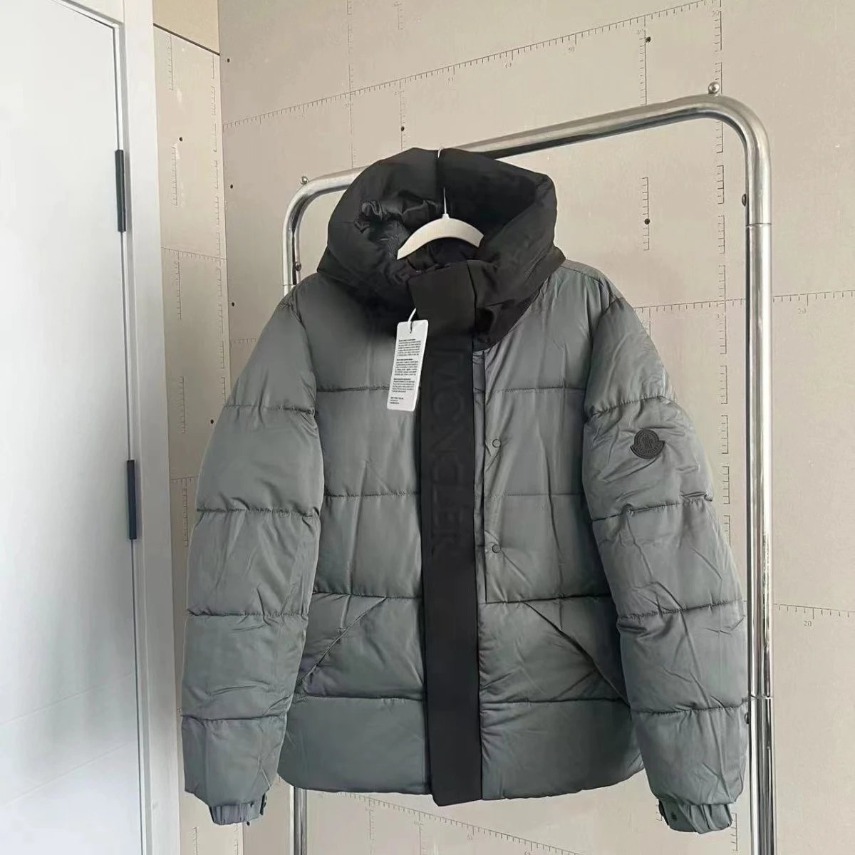 07-灰色