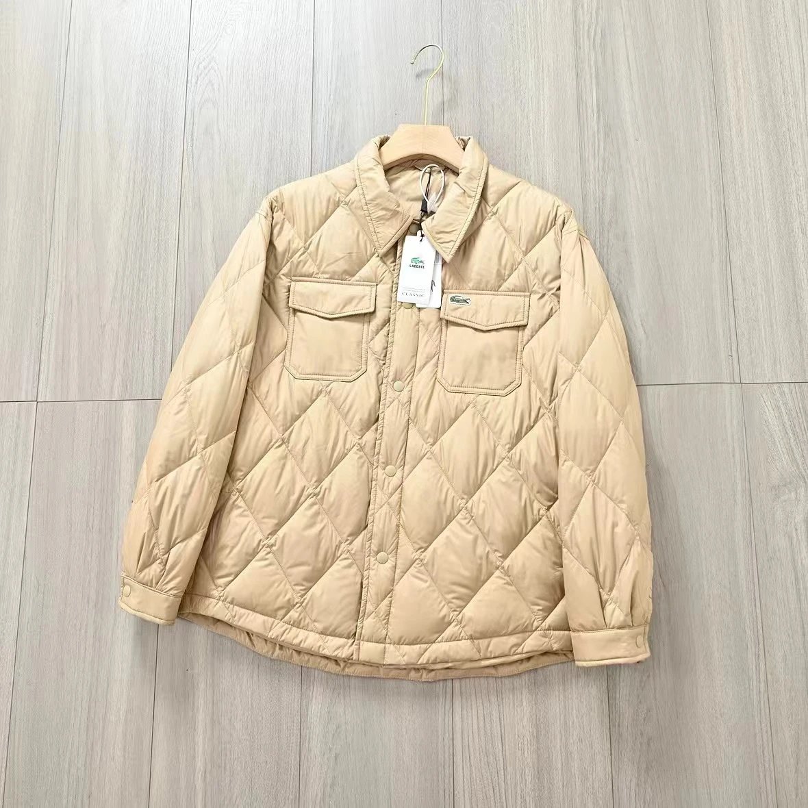 L鳄鱼羽绒服方格米白