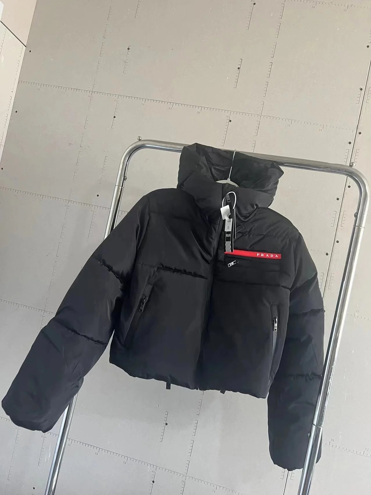 37黑色