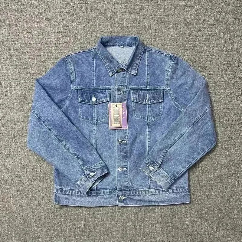牛仔蓝色外套
