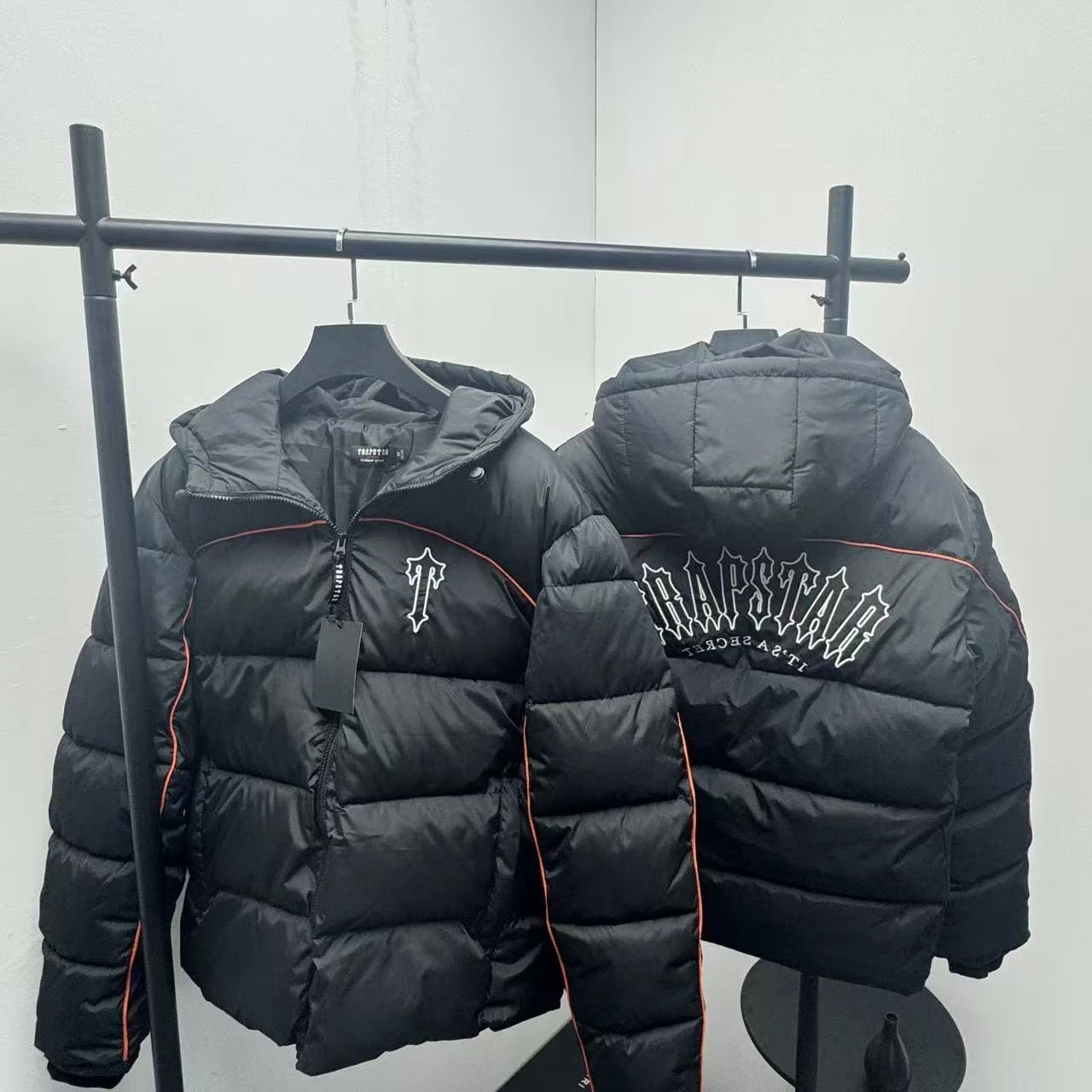 012黑色