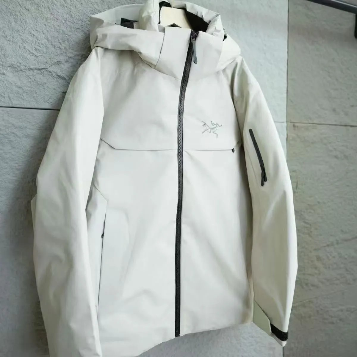羽绒服-白灰
