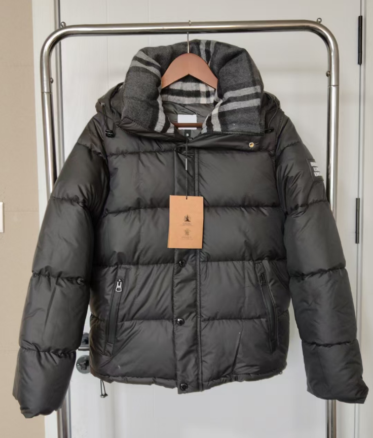 Burberry 黑白格
