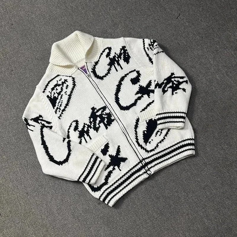 白色毛衣