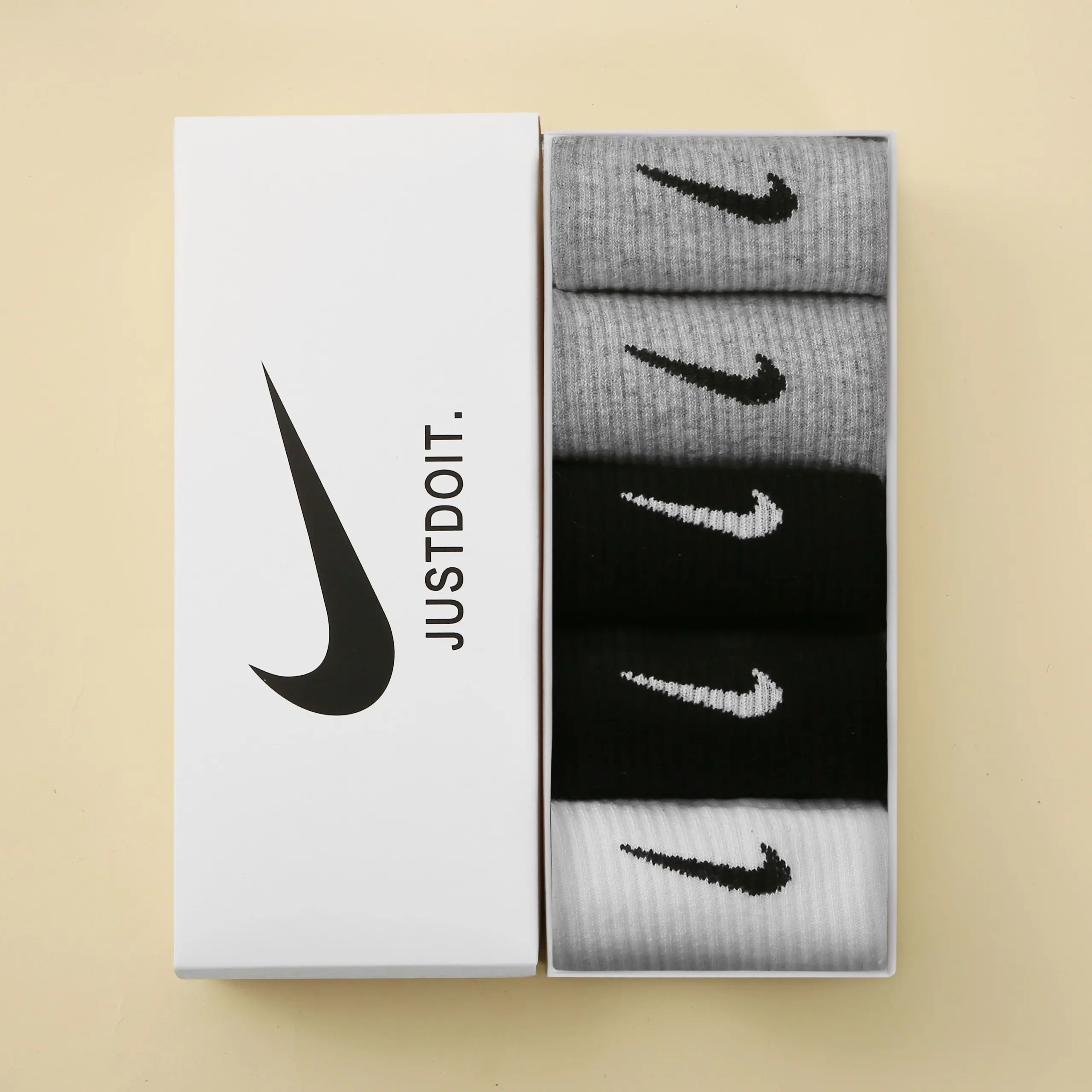 5 pairs【2black+1white+2grey】