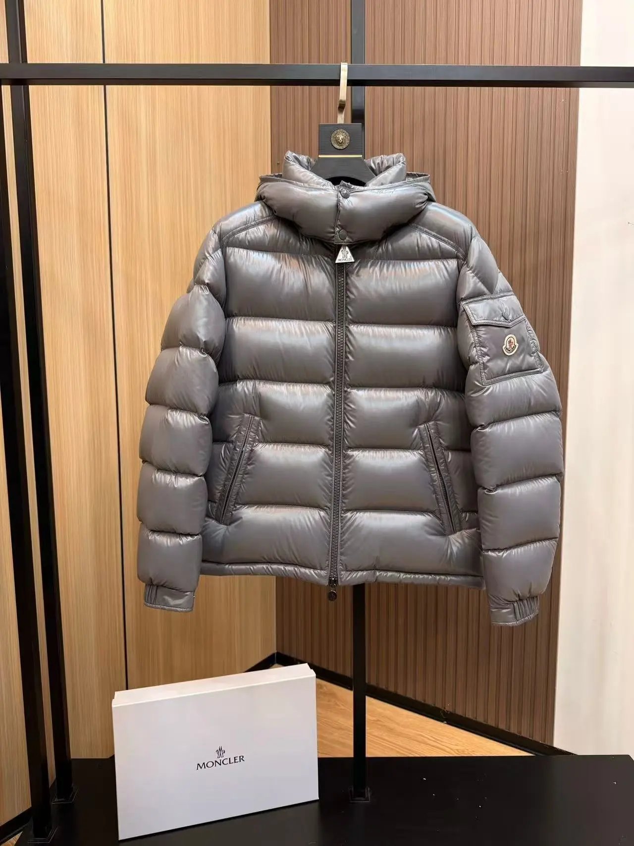 03 Moncler NFC