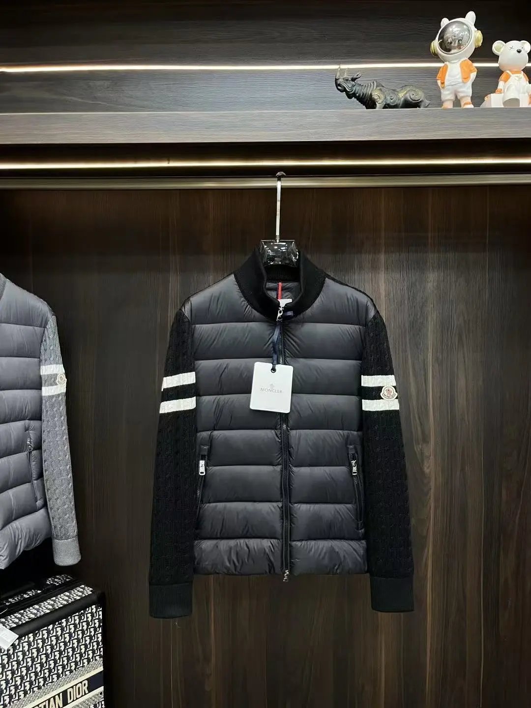 09 Moncler NFC