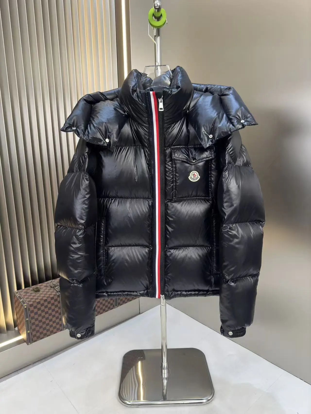 05 Moncler NFC