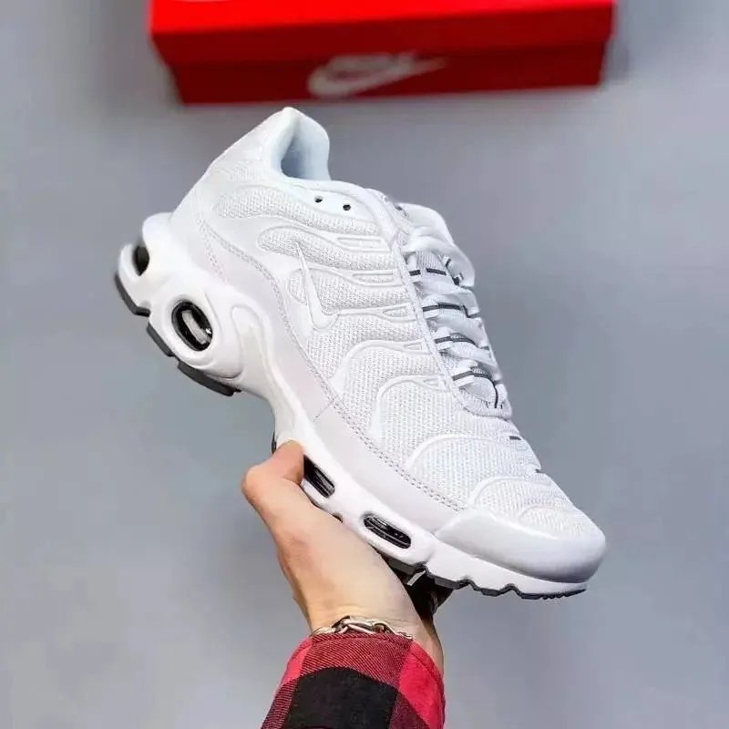 33白色
