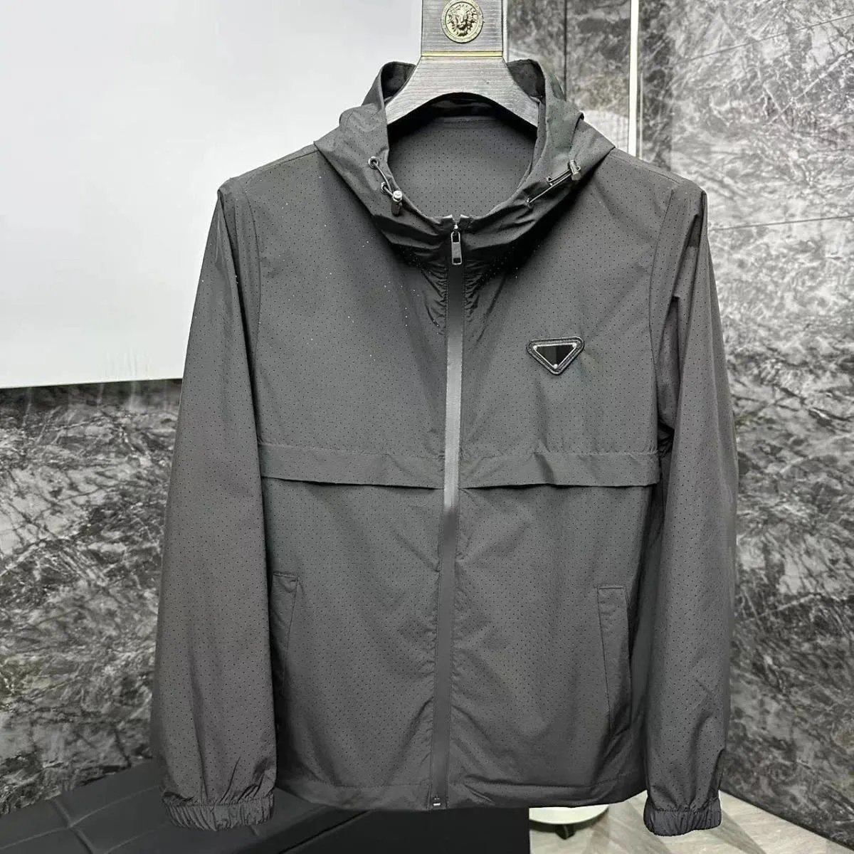 深灰（Breathable coat）
