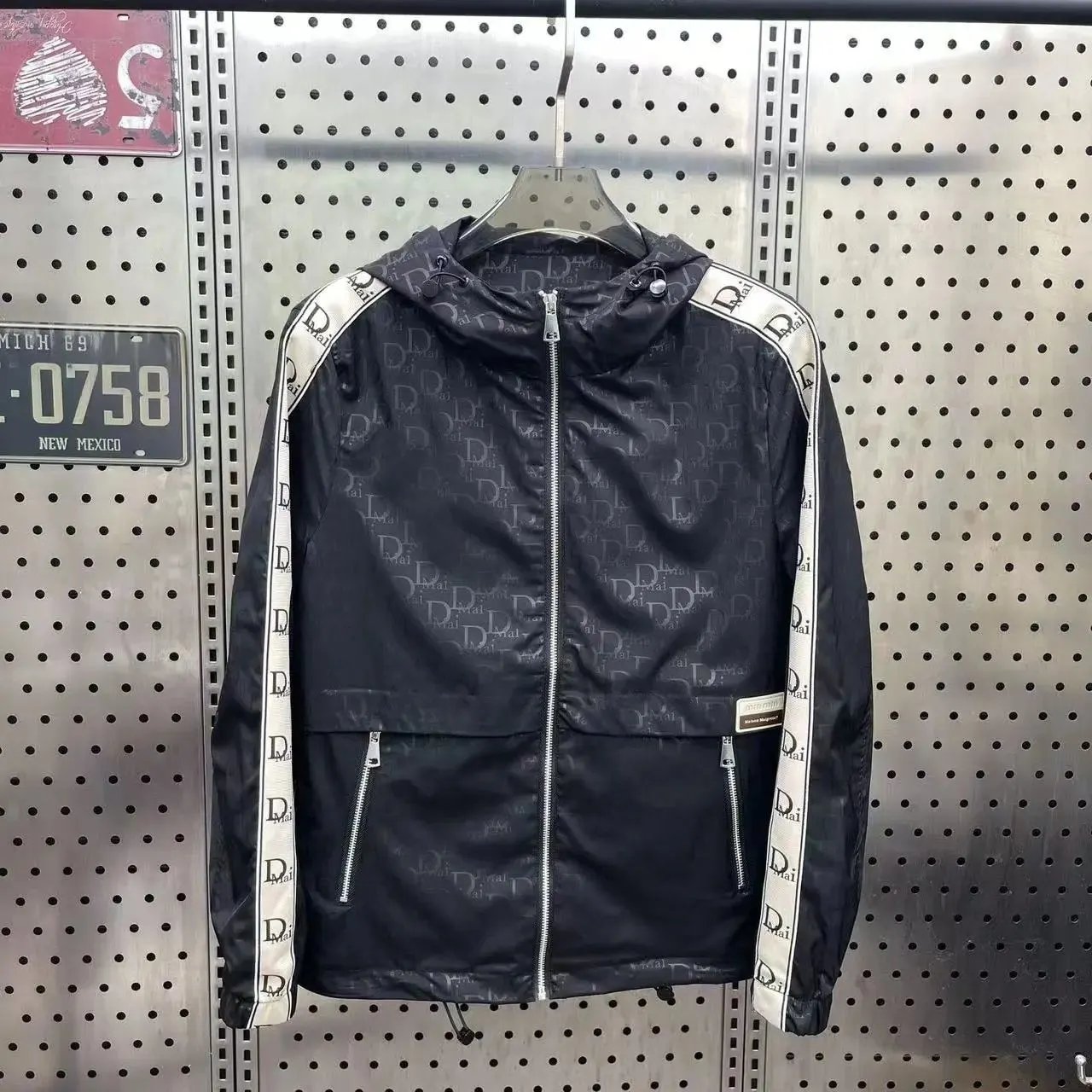 DIOR30