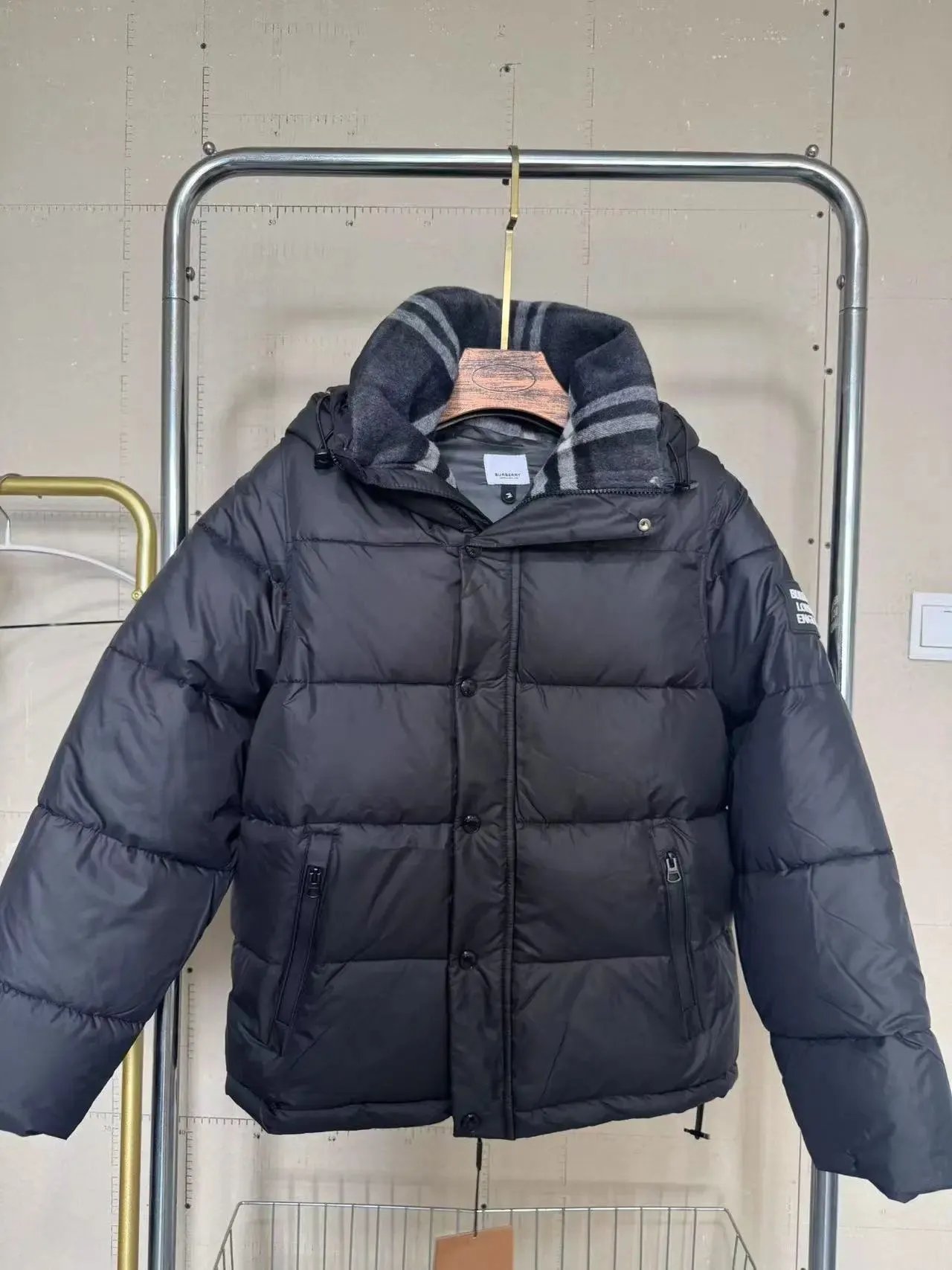 Burberry黑色 袖子可拆卸 黑帽