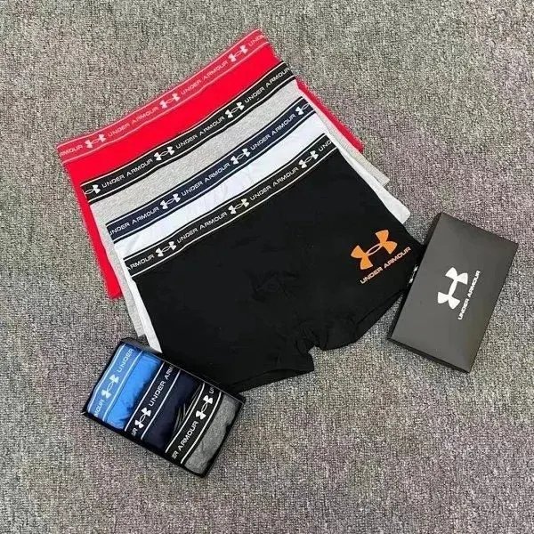 UNDER ARMOUR 四条装