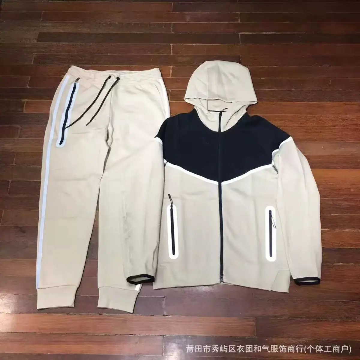 03 黑拼卡其套装