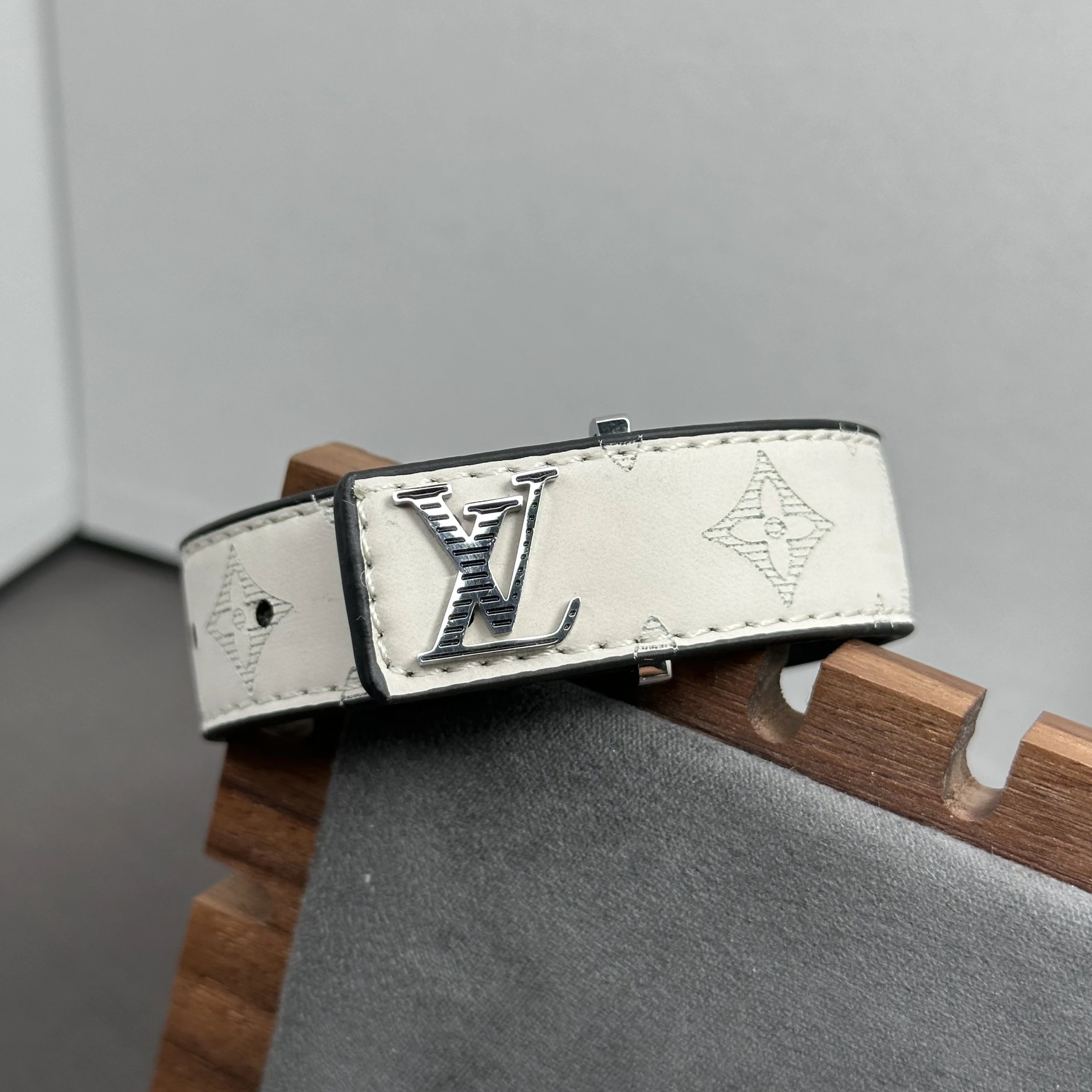 最新款LV白色