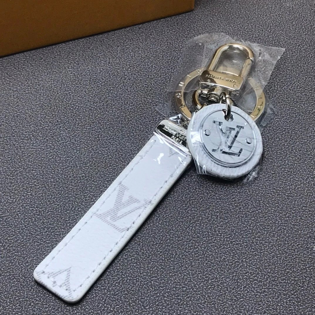 新品白色皮钥匙扣