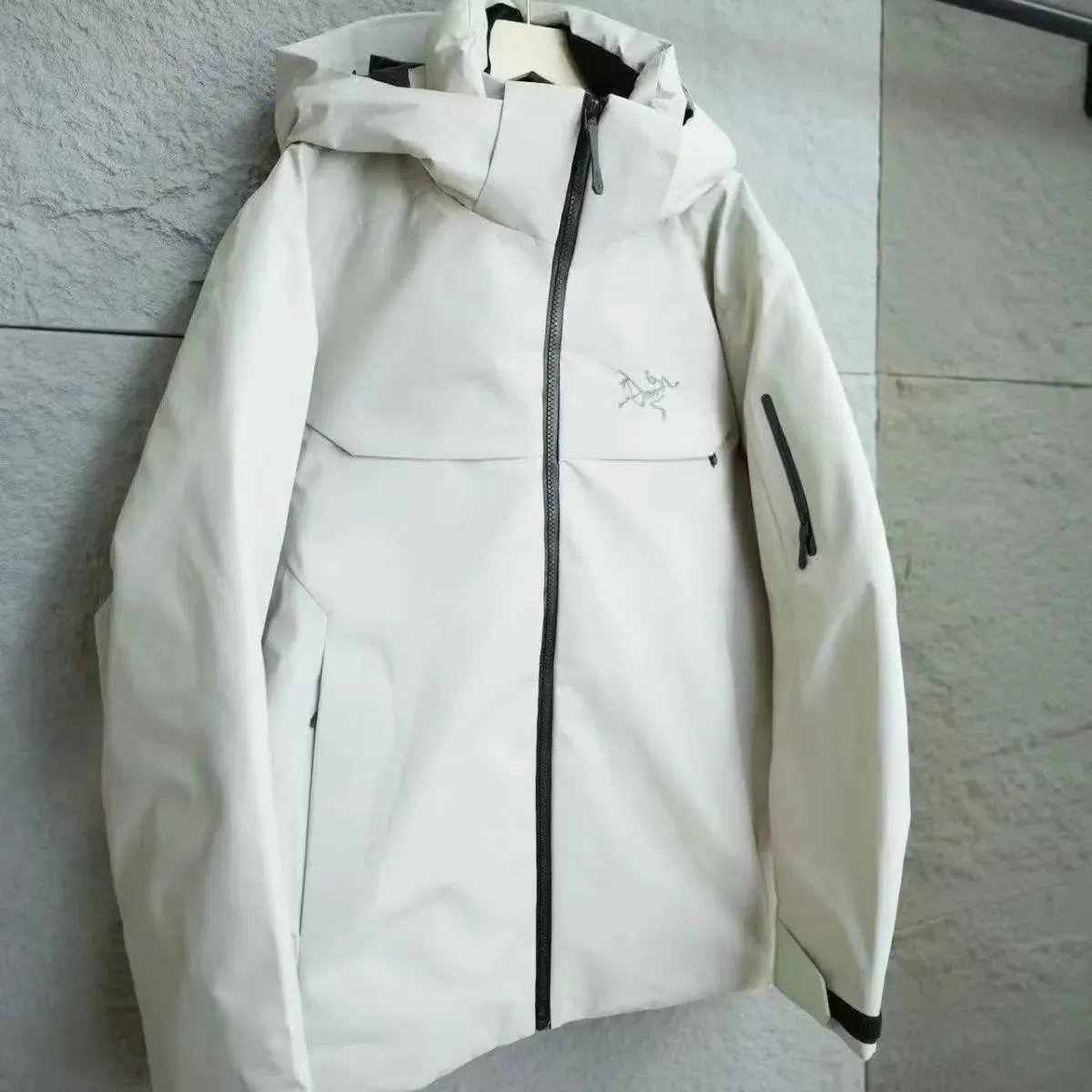 羽绒服-白灰