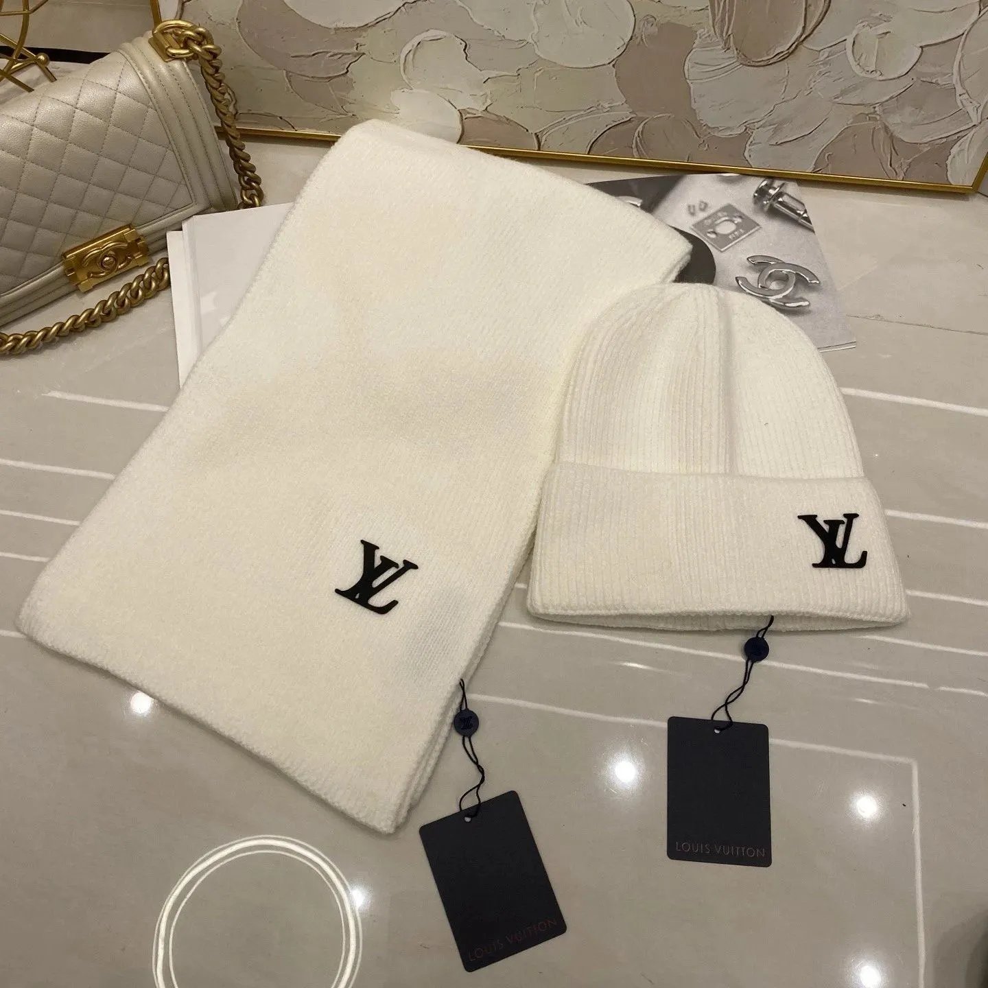 LV-白色
