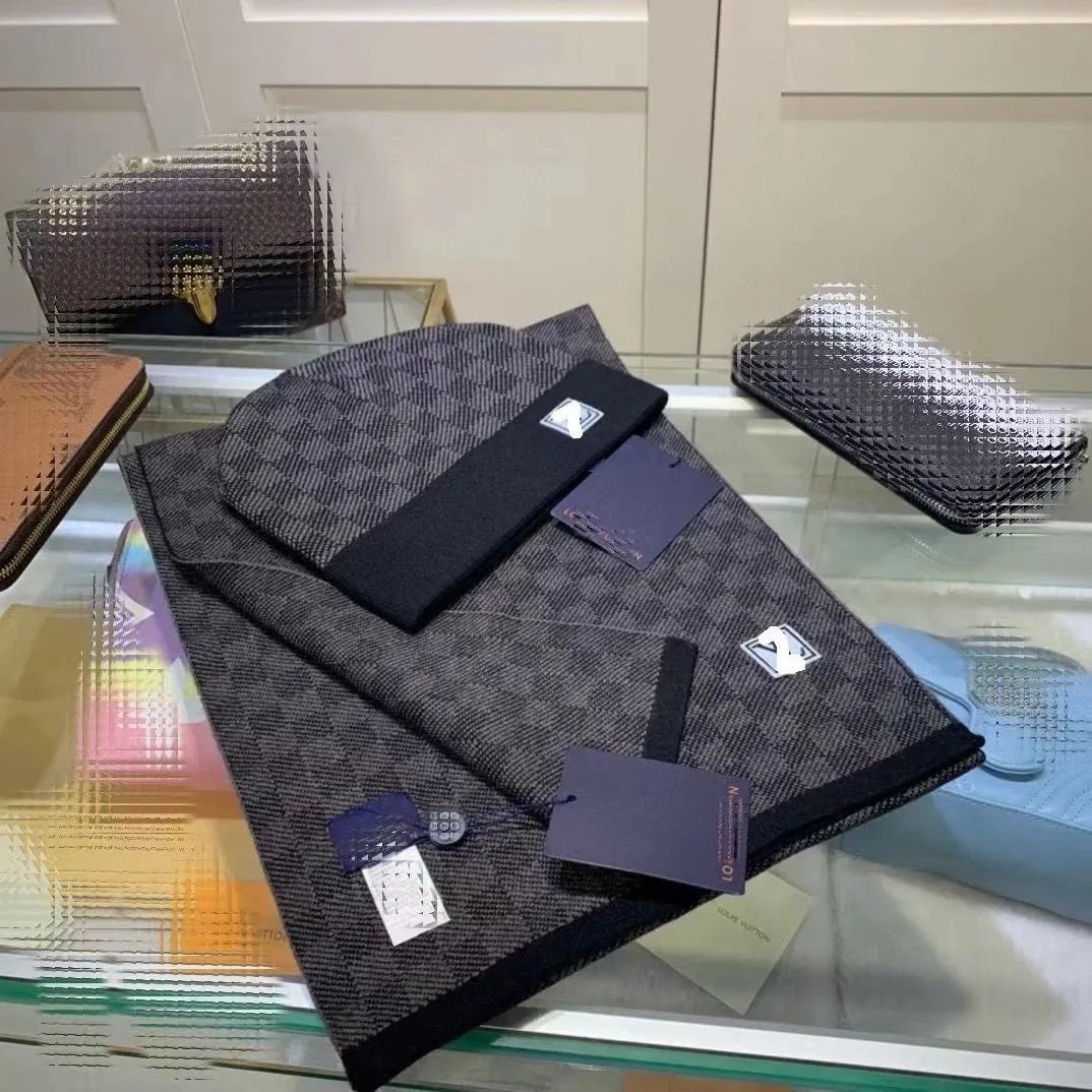 LV-黑灰色格子套装