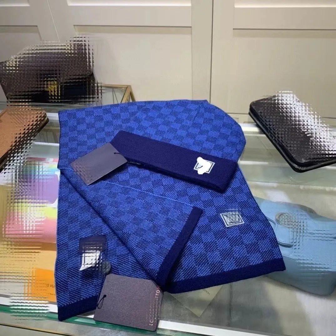 LV-蓝色格子套装