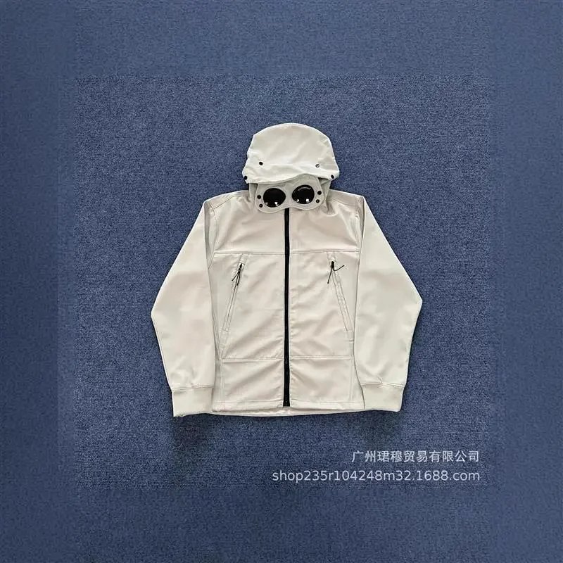 冲锋衣—灰色