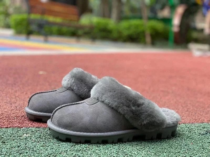 拖鞋灰