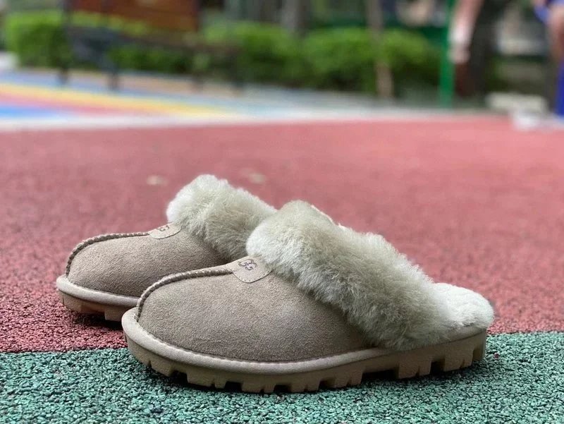 拖鞋浅绿