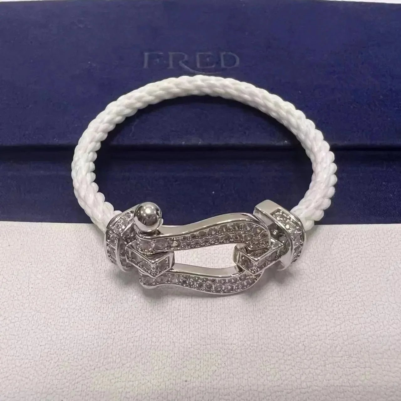 TOP Quality 白尼龙绳满钻银马蹄扣