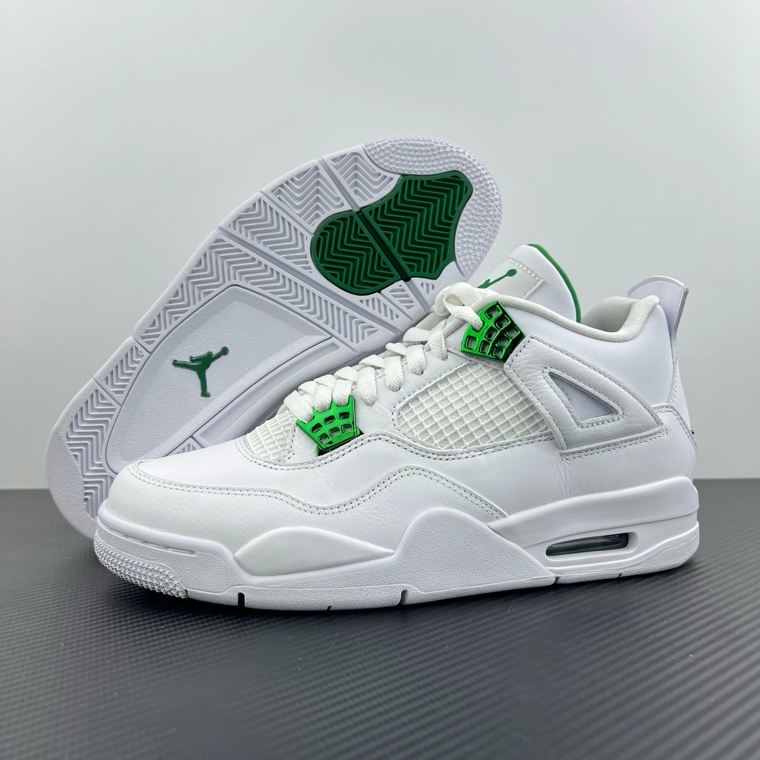Aj4 Green Metallic 白绿