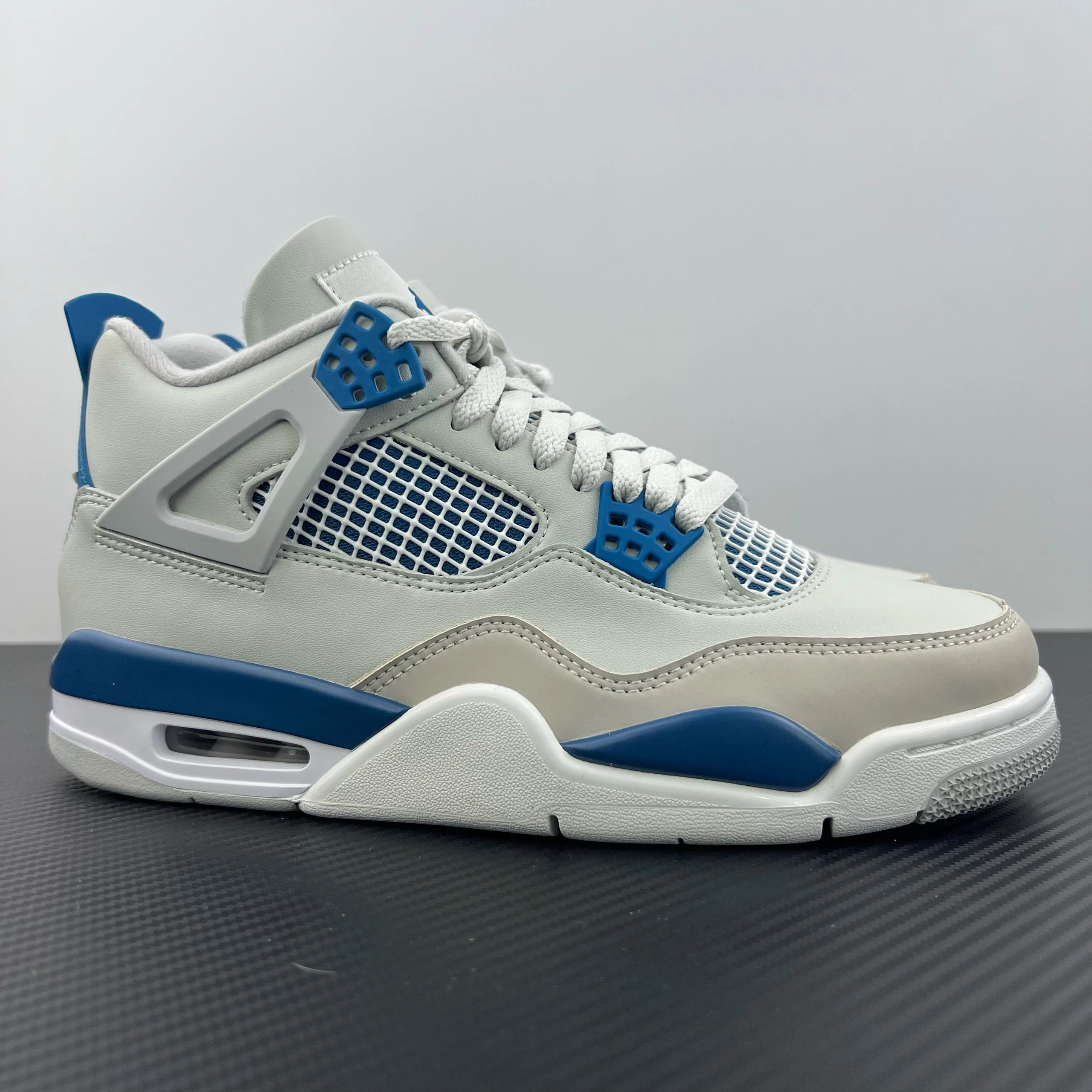 Aj4 "Military Blue"白蓝