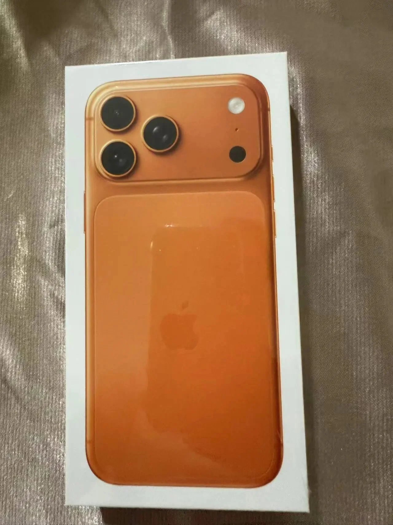 17pro  orange color
