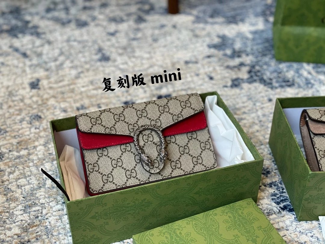 红色