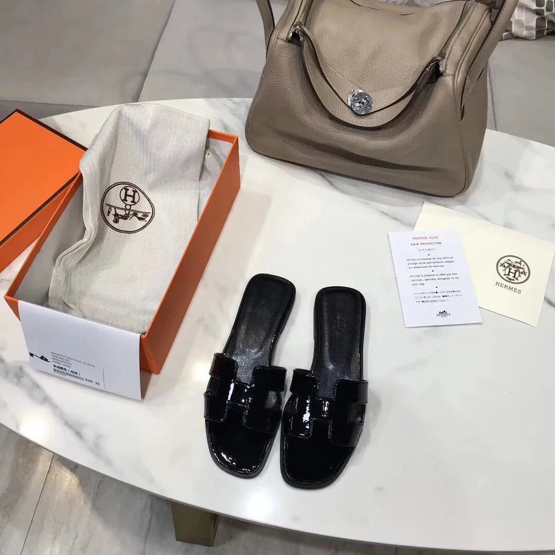 漆皮黑