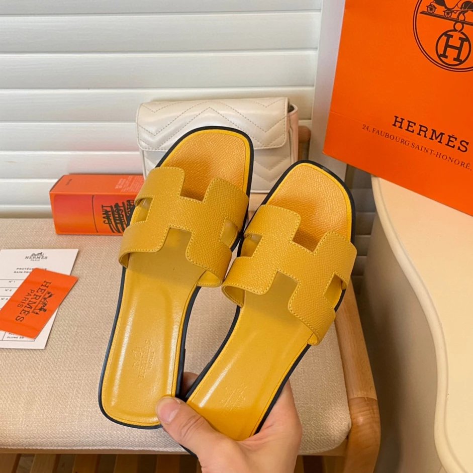 掌纹深黄