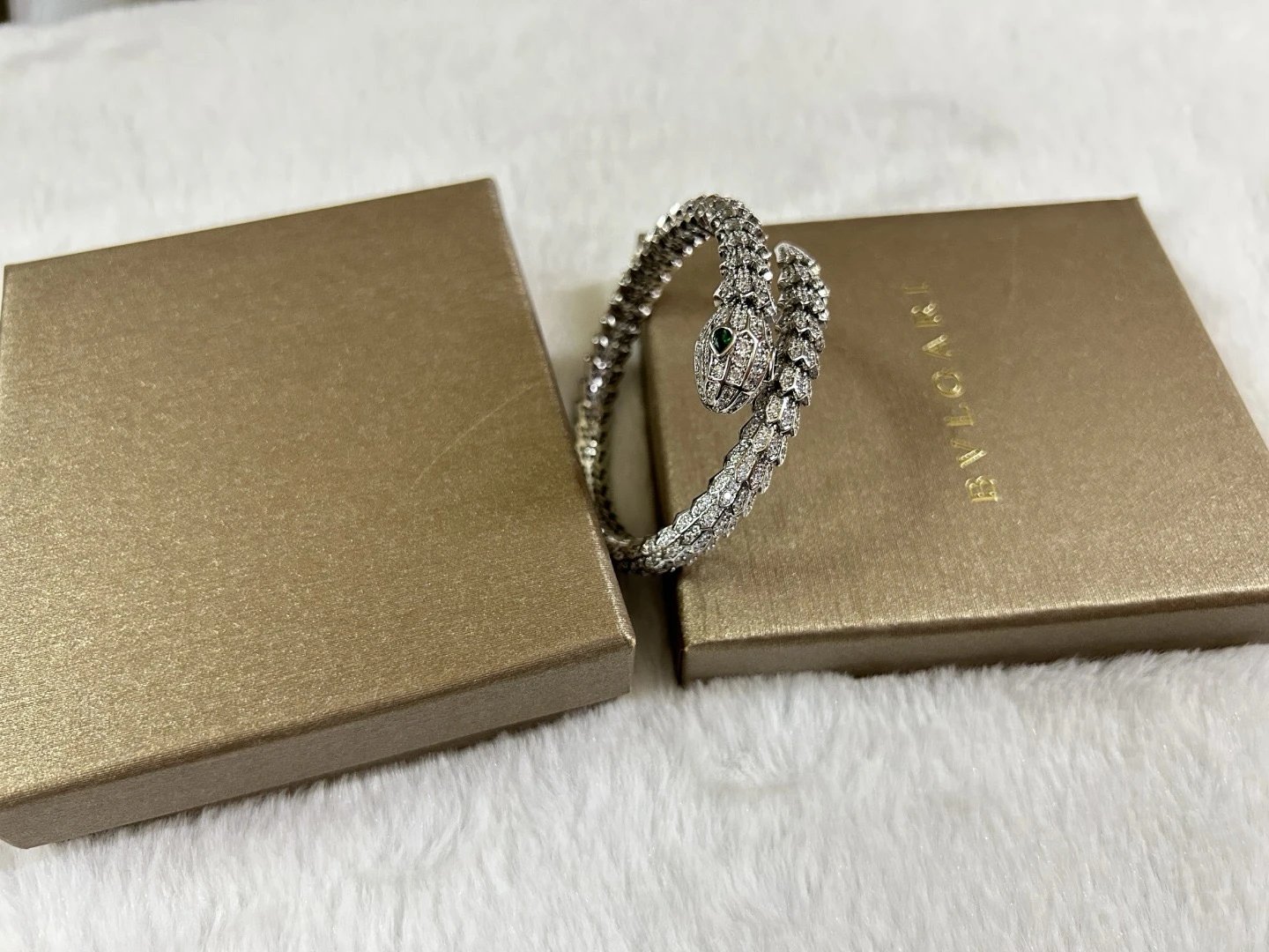 白金色