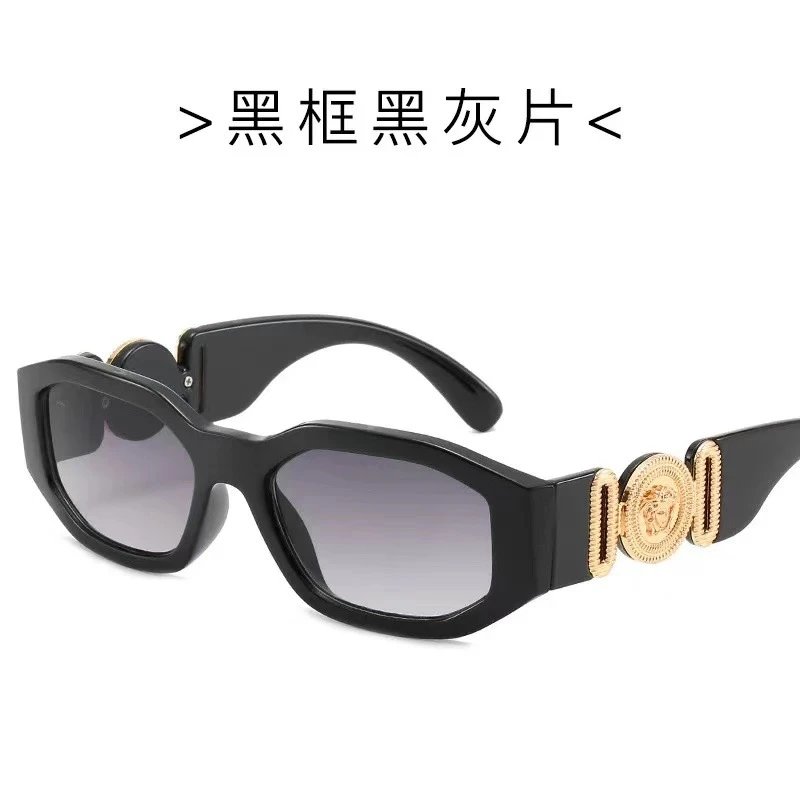 黑框黑灰片