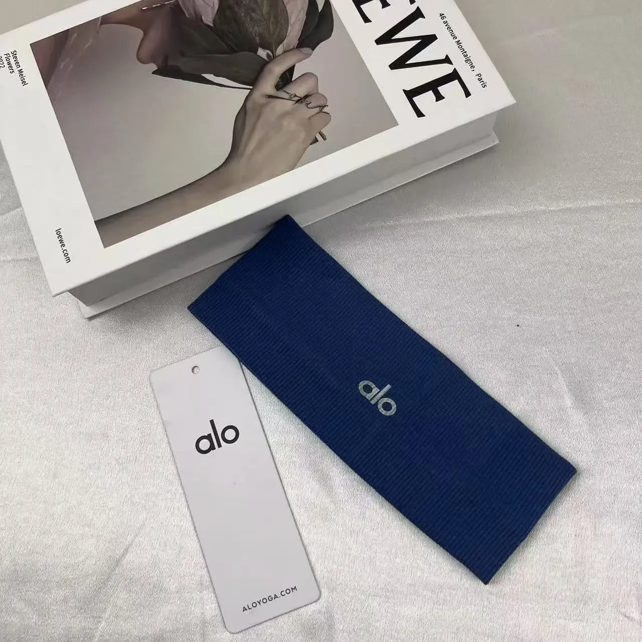 蓝色