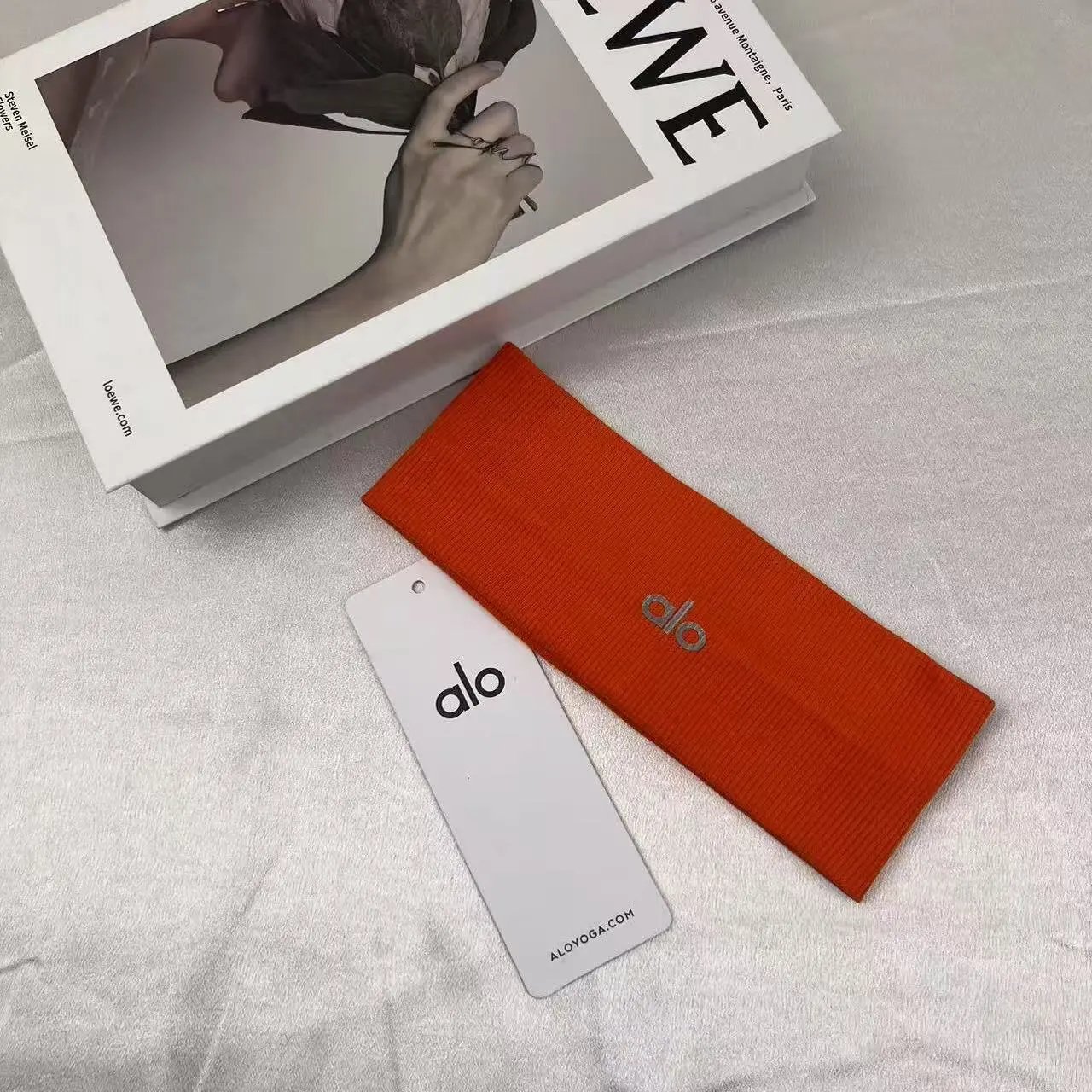 红色