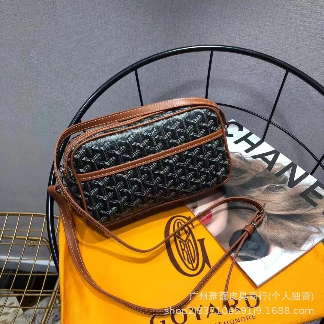 深棕色