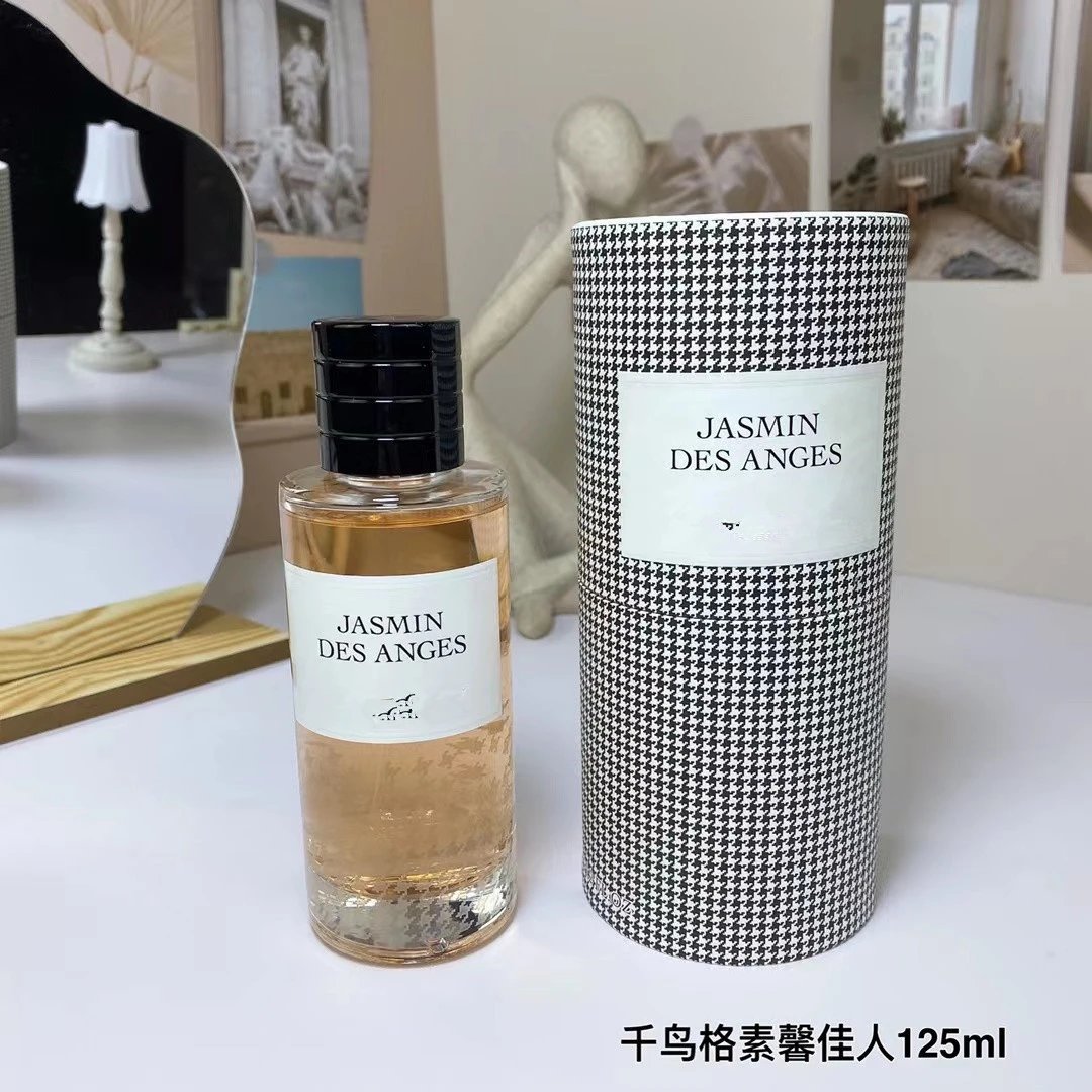 千鸟格素馨家人