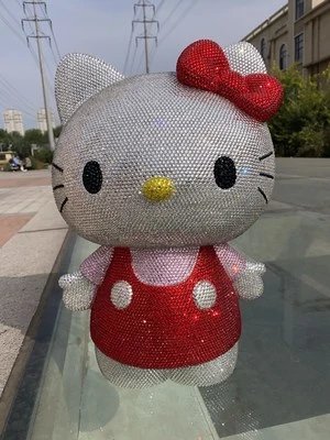 41厘米站姿红衣KT贴钻存钱罐成品