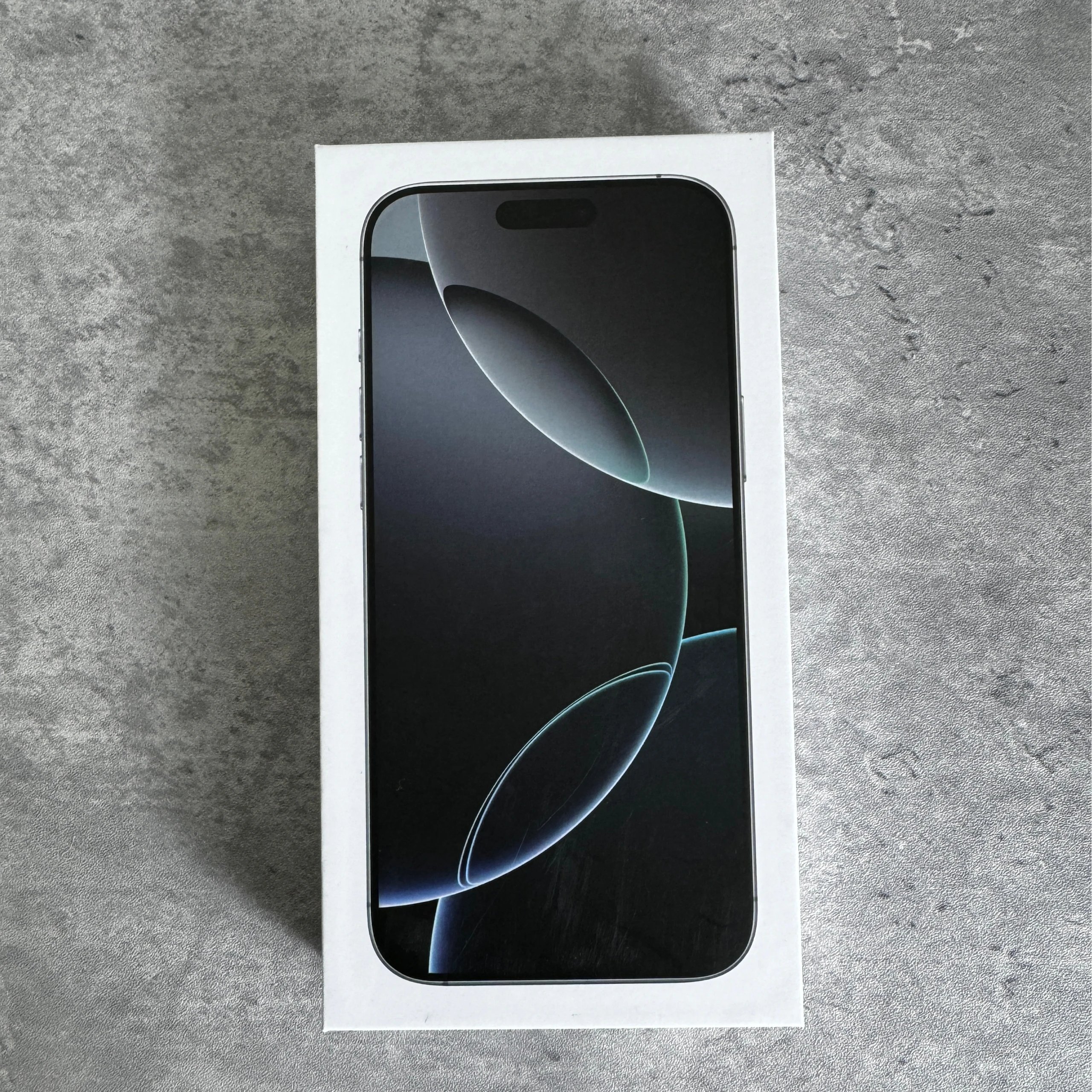 i16 White