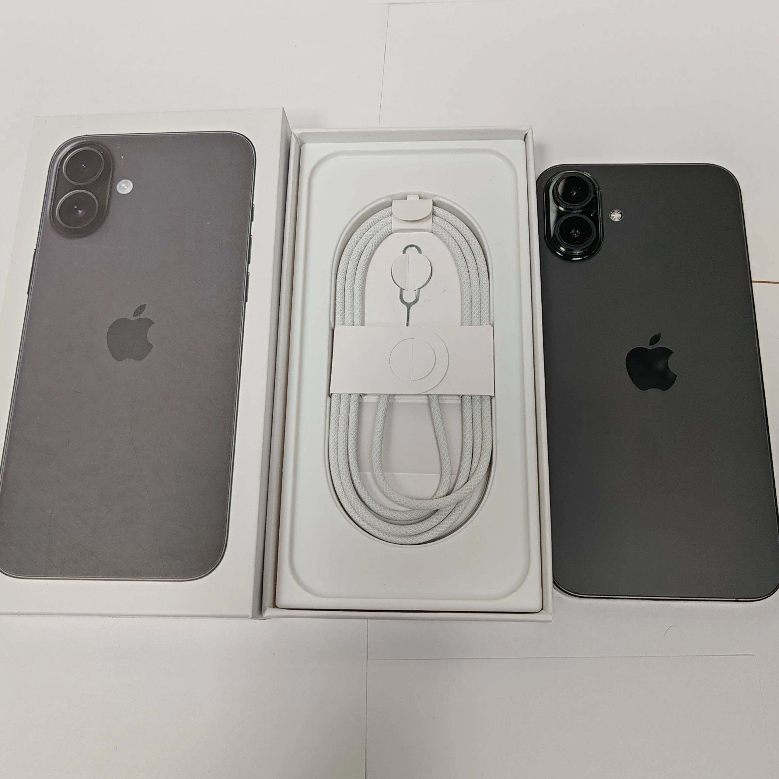 iPhone16 plus black
