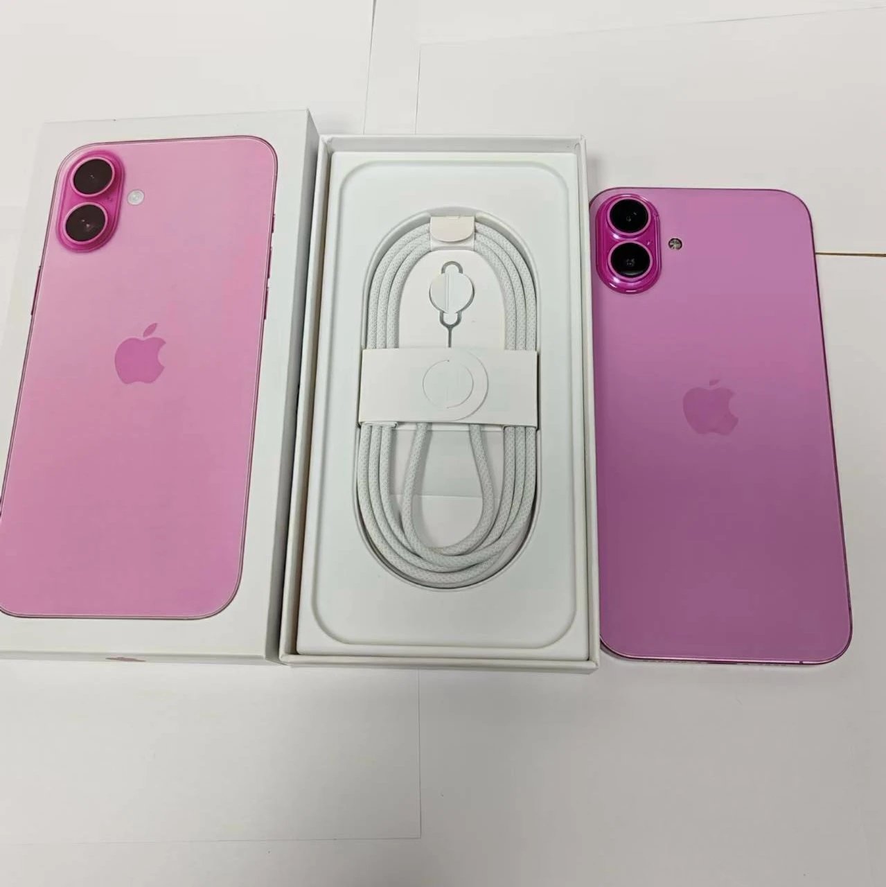 iPhone 16 plus pink