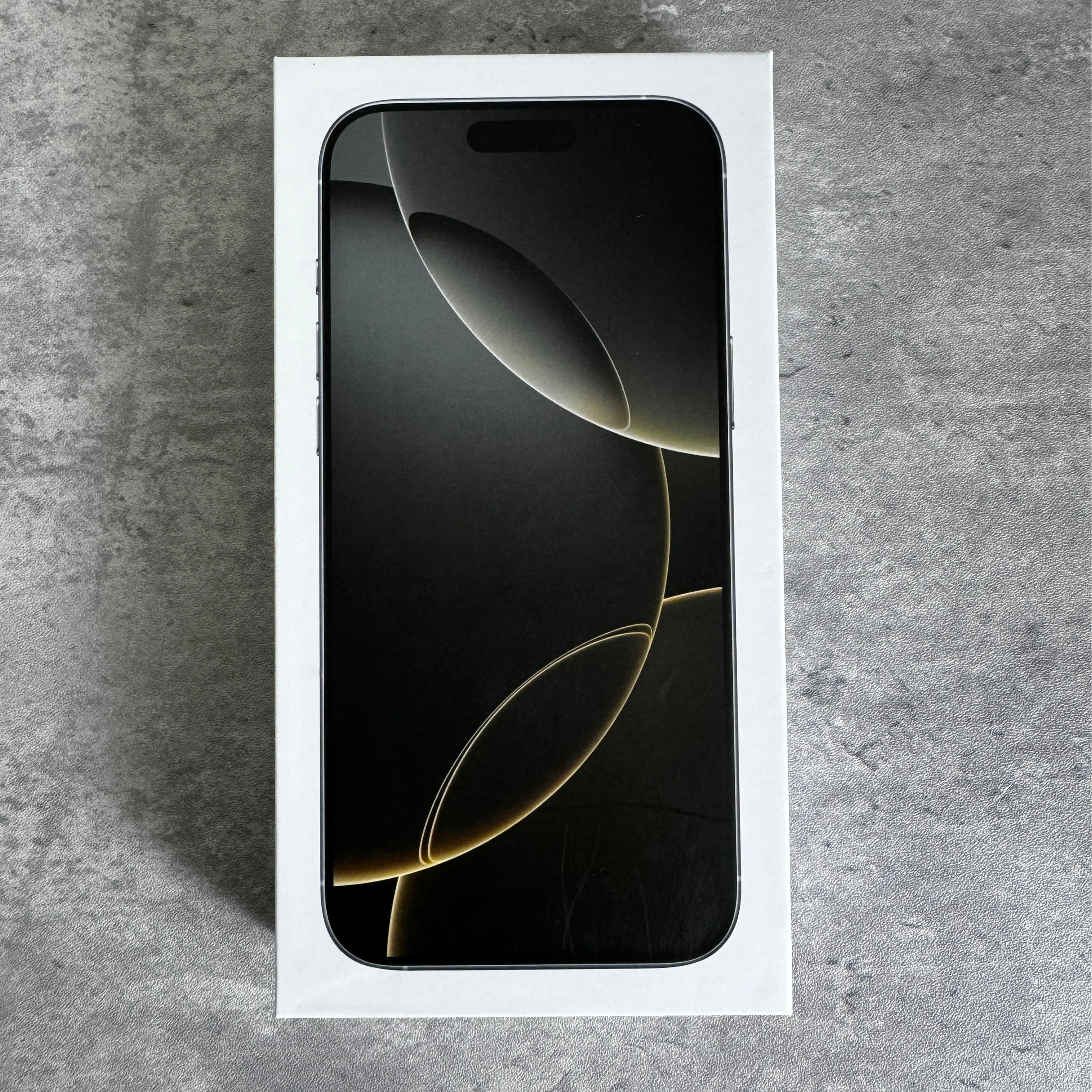 i16 Titanium primary color