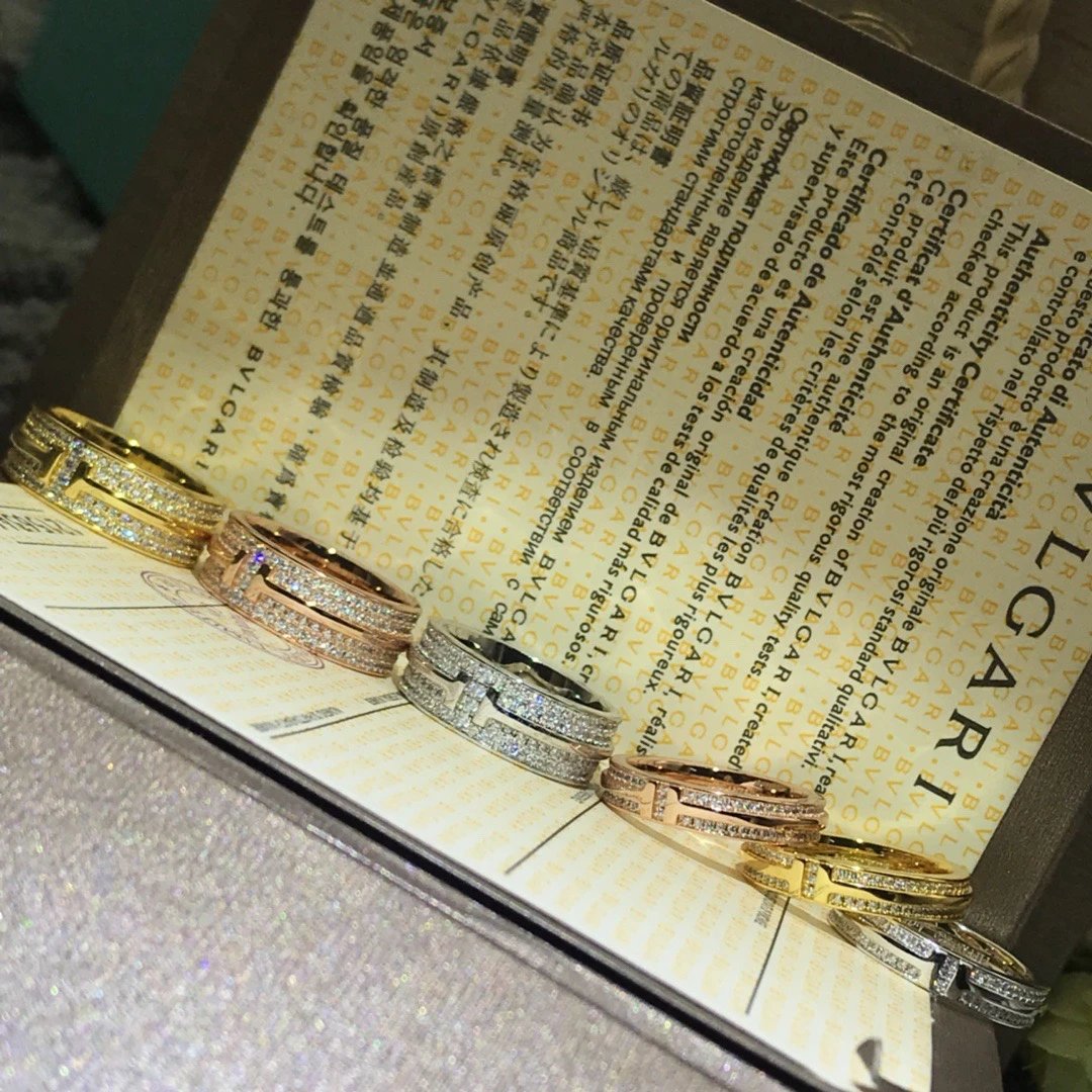四排钻戒指