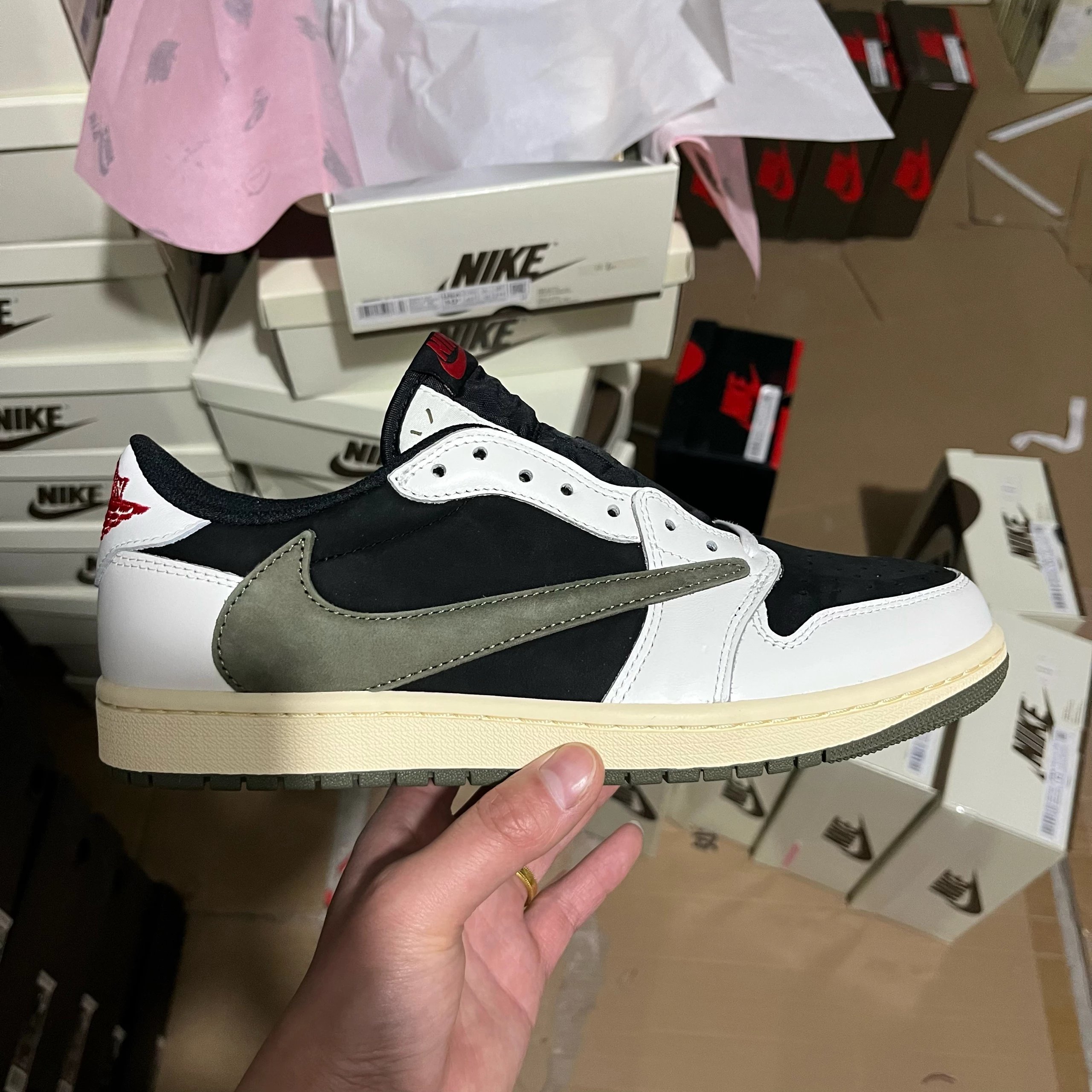 Aj1 倒钩低帮5.0 黑橄榄