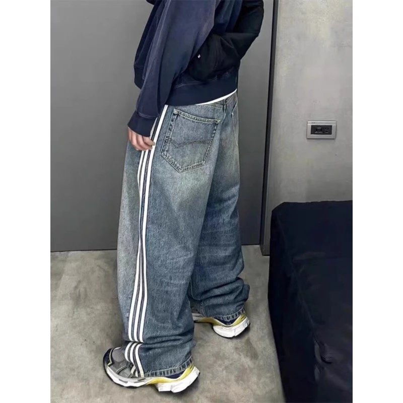 蓝色